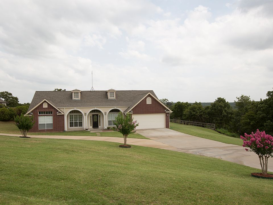 Ranch Style Home Lots of Acreage