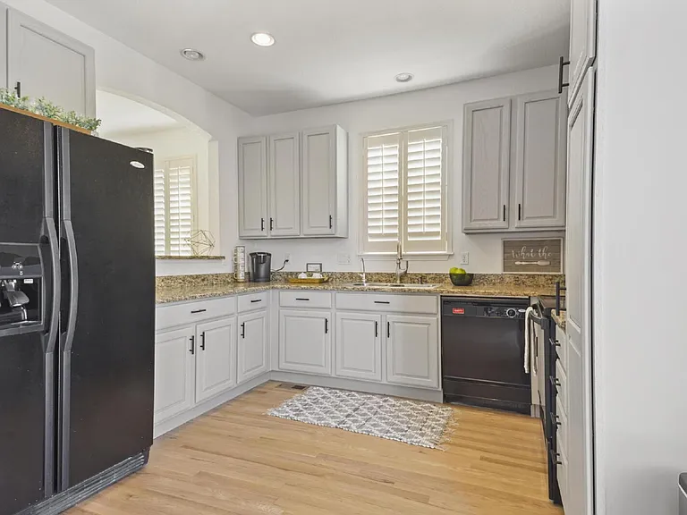 9558 Pearl Cir #106 — Photo 7