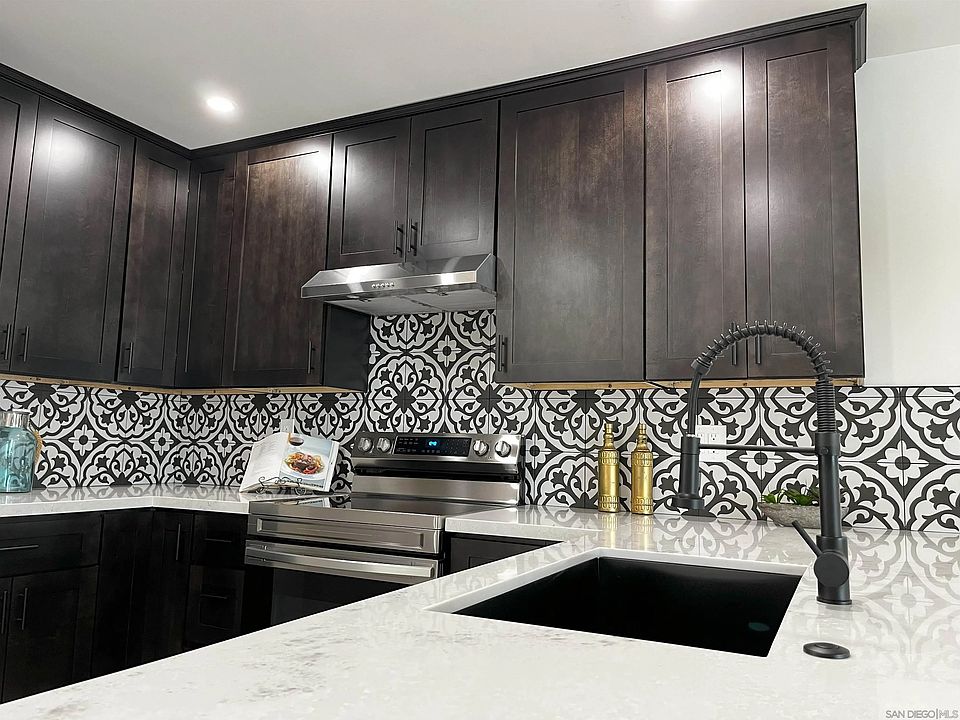 1st image of 7853 Camino Aguila