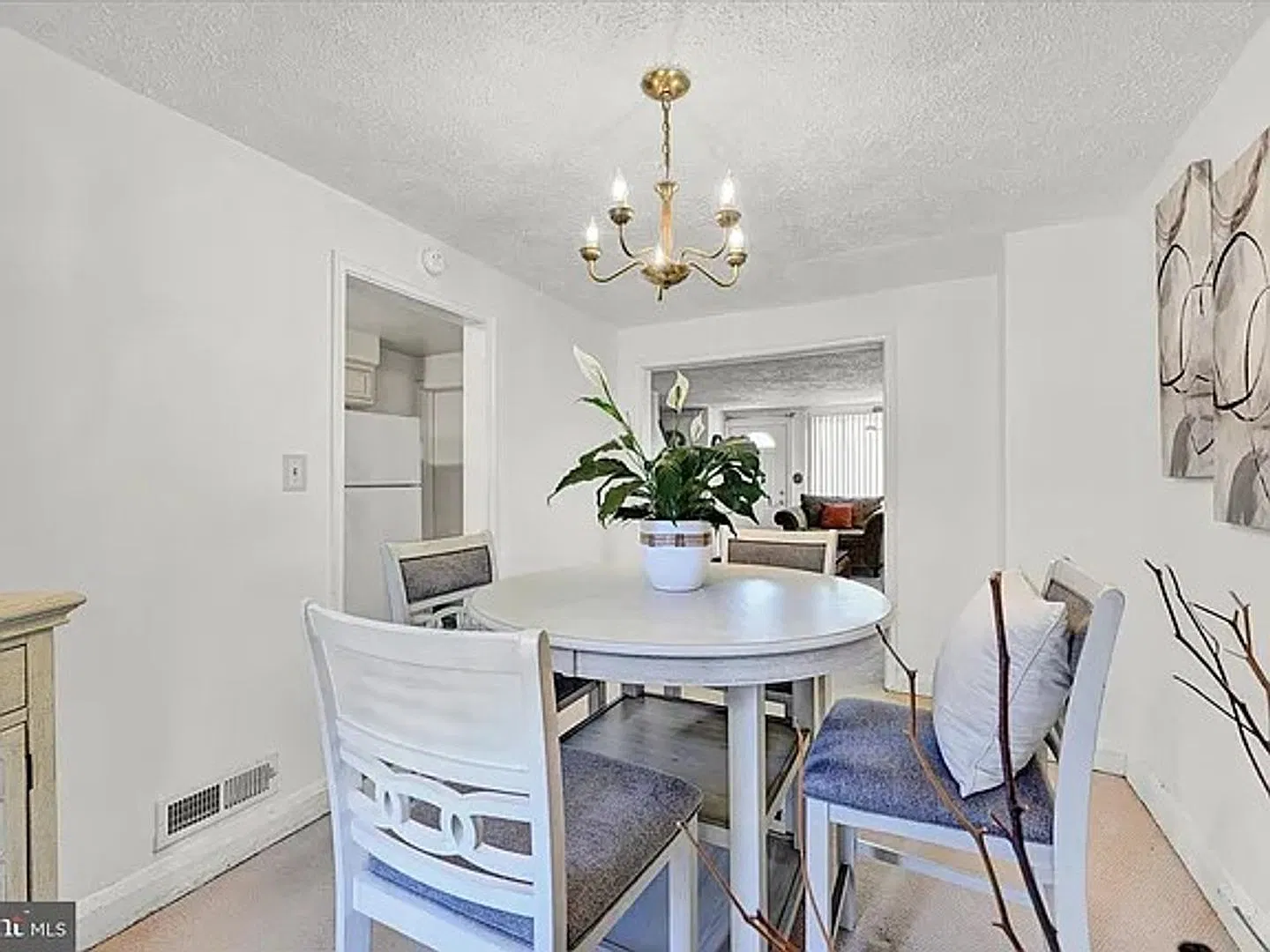 3240 Westmont- Your Next Home Awaits — Photo 3