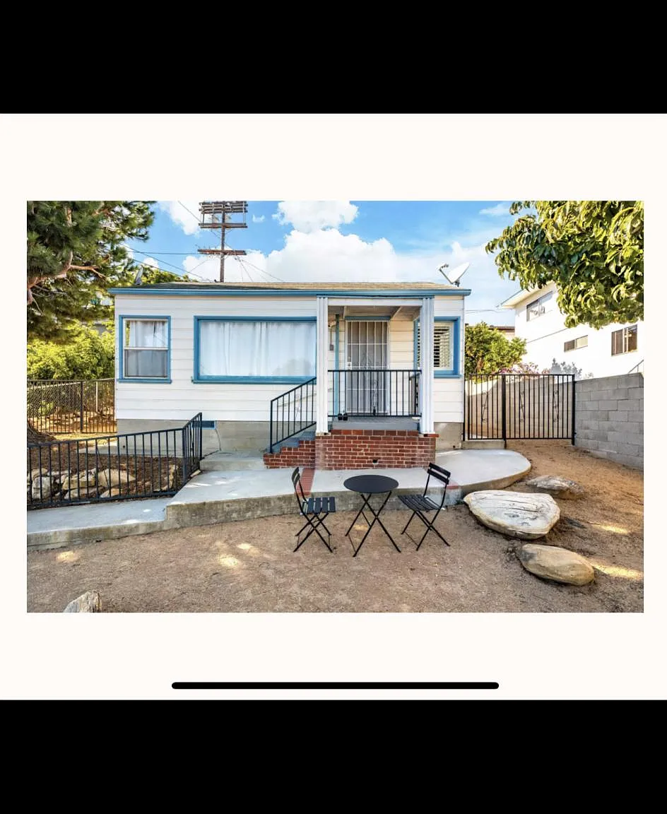 2 bed, 764 sqft, $3,950 — Photo 3