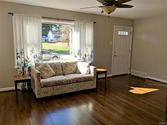 2nd image of 9821 Eastbrook Dr