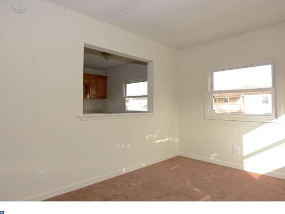 5th image of 424 Manor Pl