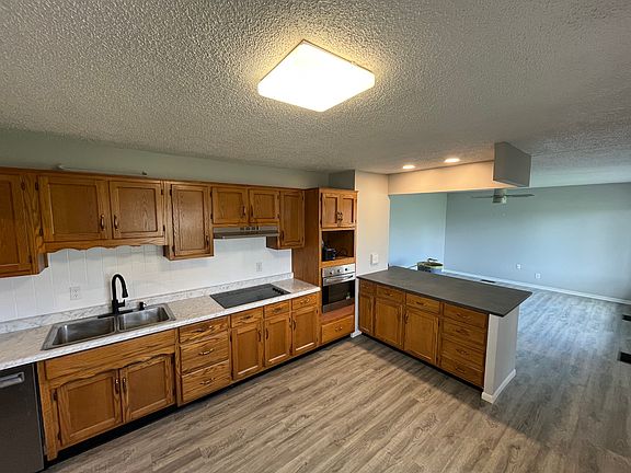 2nd image of 2052 Hartford Ave
