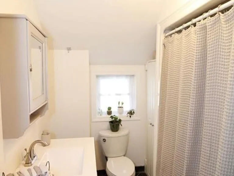 32 Rodman St #UPPER — Photo 7