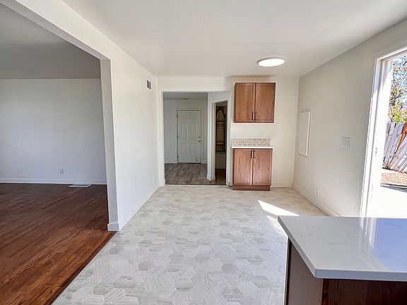 5th image of 706 1st Ave SE