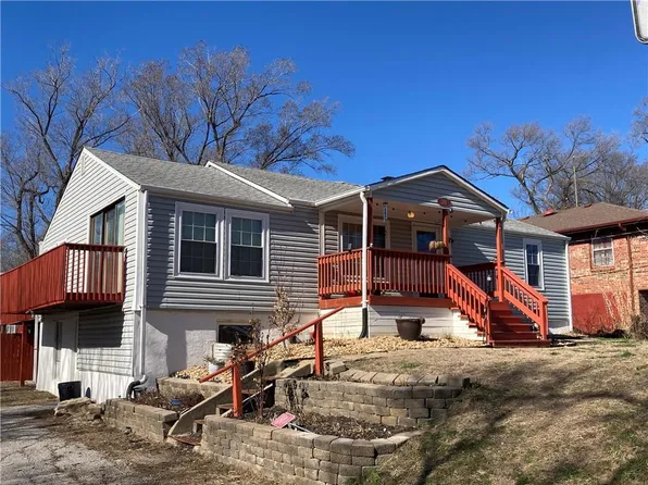 310 N Cogan Ln, Independence, MO 64050