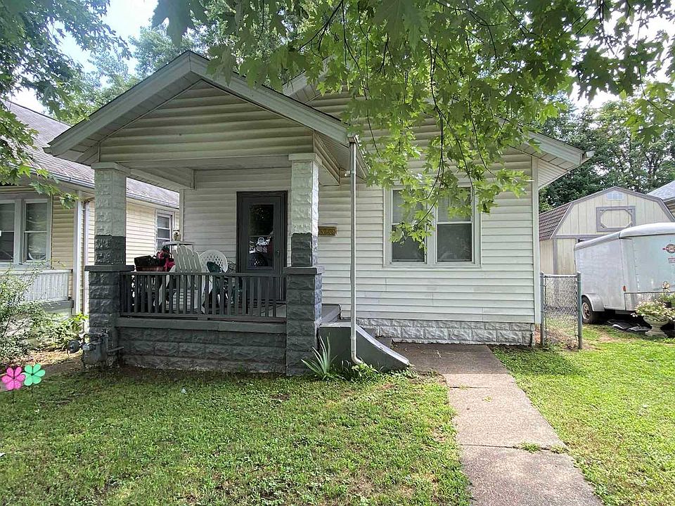 1st image of 1307 E Illinois St
