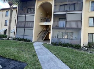 812 Sky Pine Way APT D1, Greenacres, FL 33415