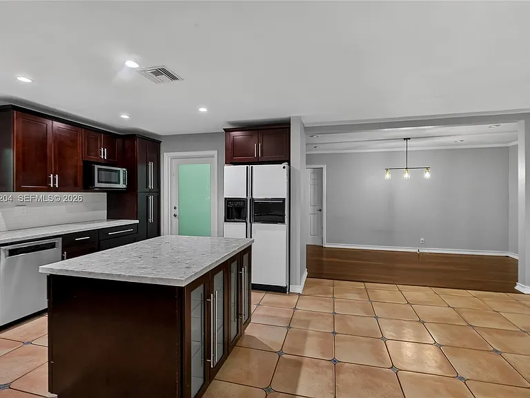 6767 SW 154th St — Photo 15