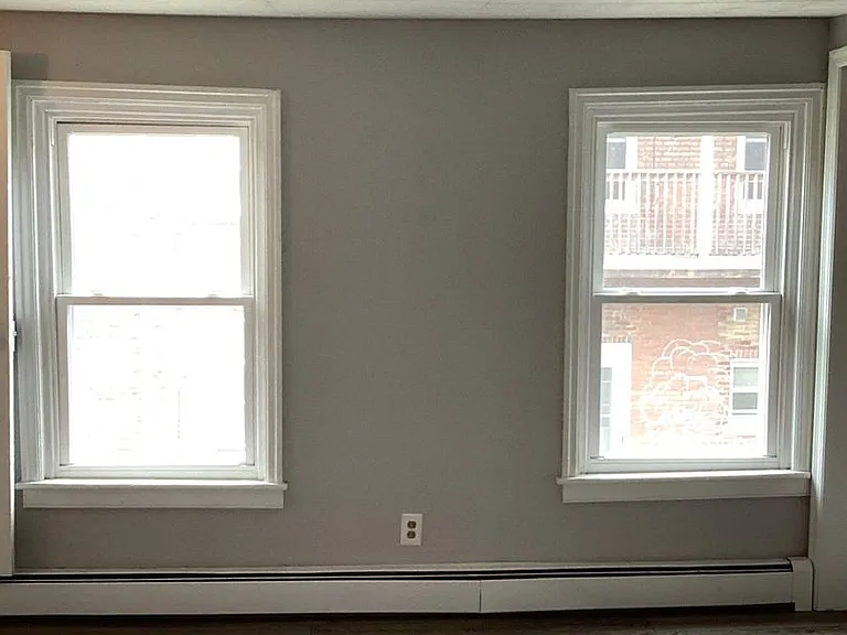 238 E King St — Photo 12