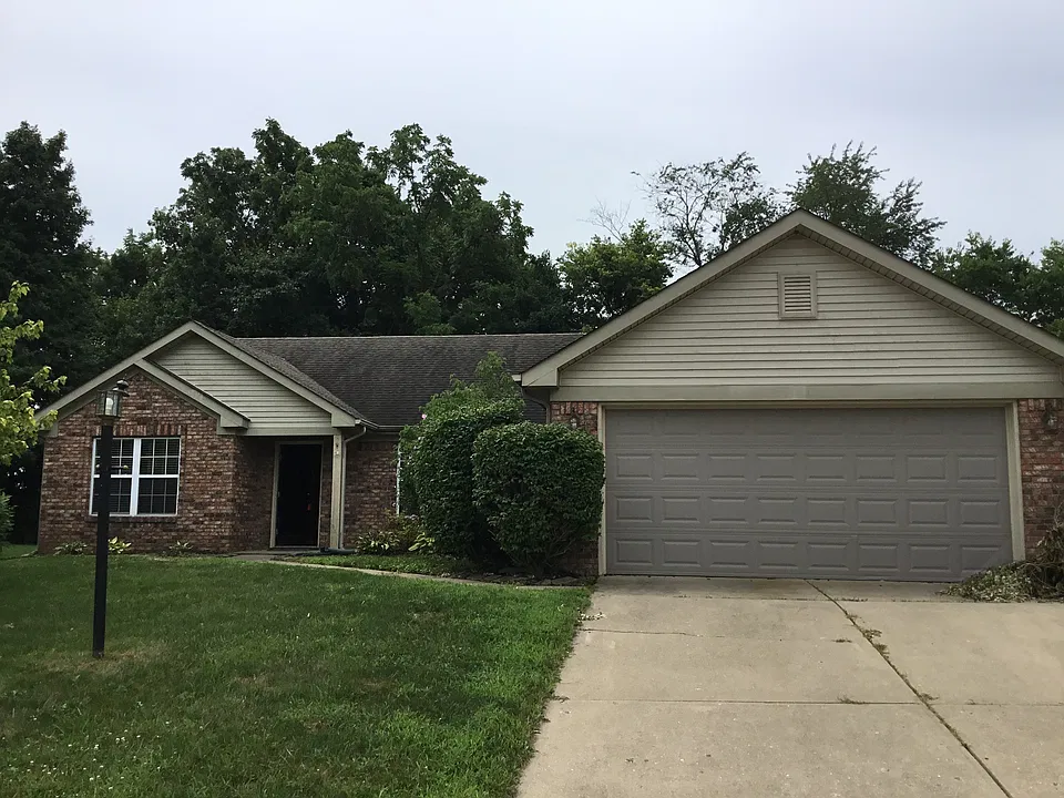 7955 Meadow Bend Dr