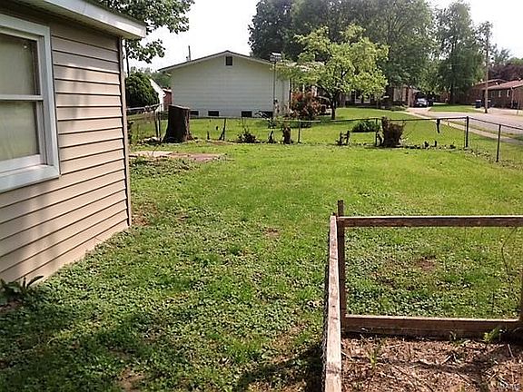 3rd image of 10878 Charles Pl