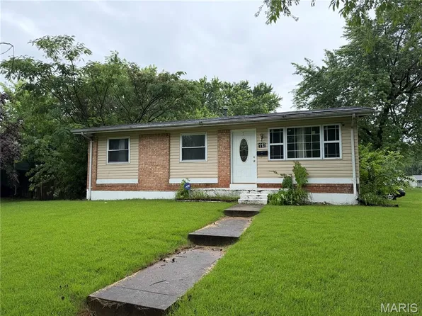 112 Dundee Cir, Saint Louis, MO 63137