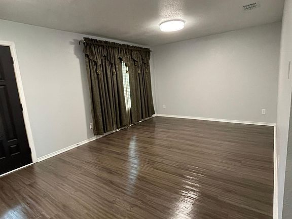 3rd image of 2707 Gold Hill Dr