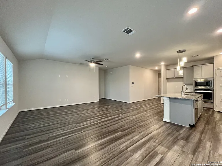 438 Shelton Pass — Photo 12