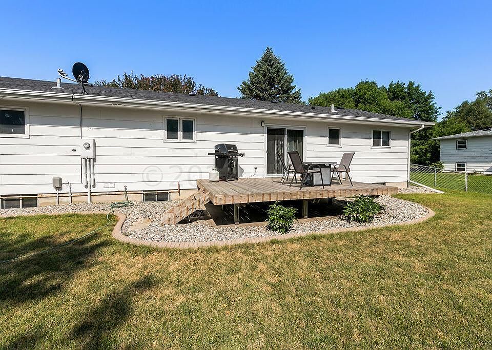 521 8th Ave S, Casselton, ND 58012 Zillow