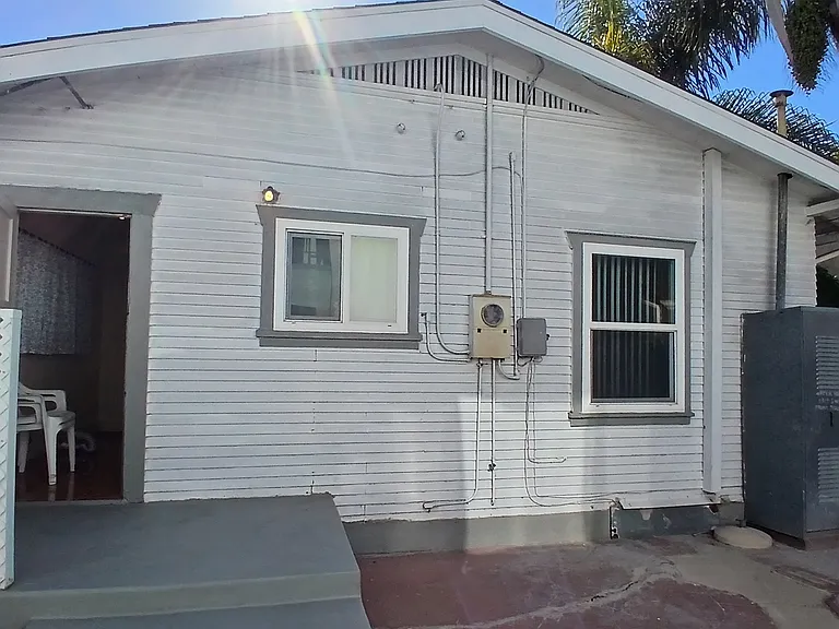 4319-21 Swift Ave #A — Photo 2
