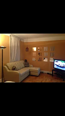 Rented by Metroline Realty | media 17