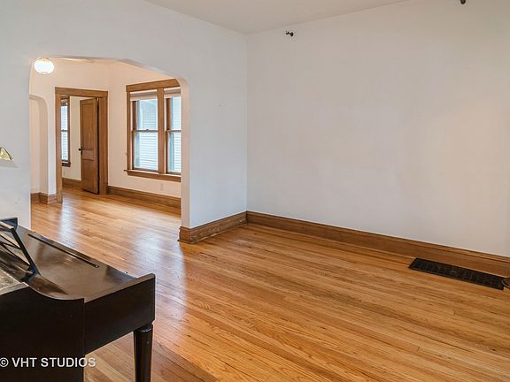 4th image of 1016 Highland Ave