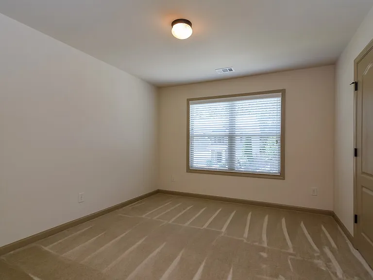 2486 Peach Shoals Cir — Photo 10