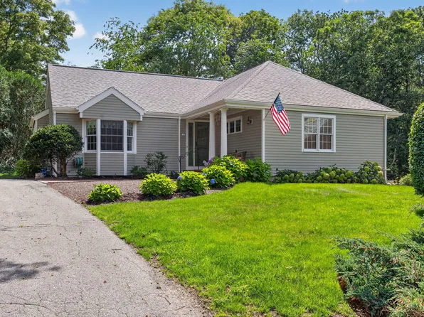 8 Elizabeth Circle UNIT 8, Mashpee, MA 02649