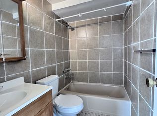 29 Bowling Green Pl #1F, Staten Island, NY 10314