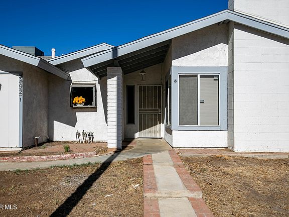 3rd image of 44927 Hanstead Ave