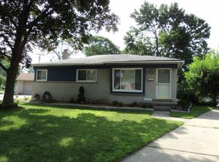 1240 Ralph St, Garden City, MI 48135