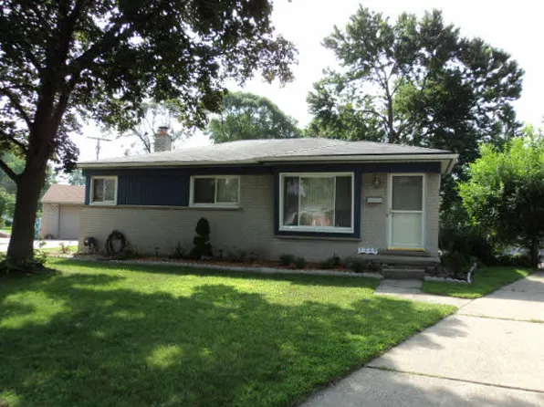 1240 Ralph St, Garden City, MI 48135