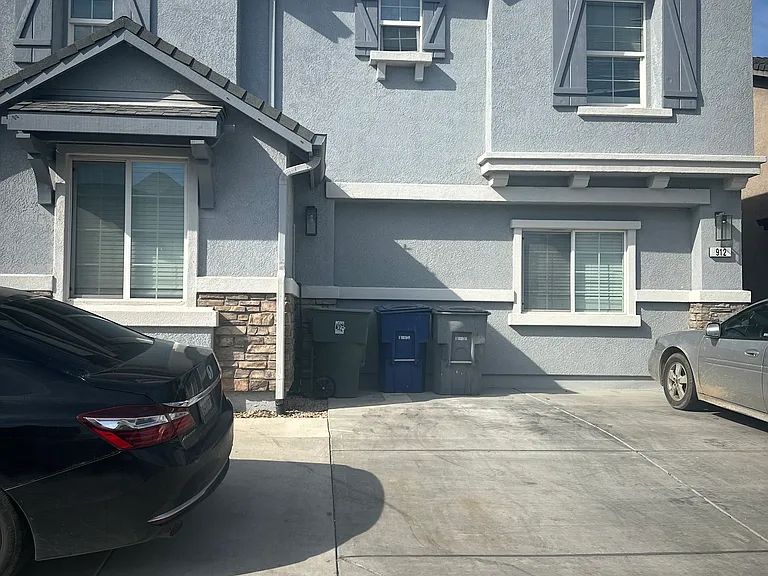 912 Kiwi St — Photo 14