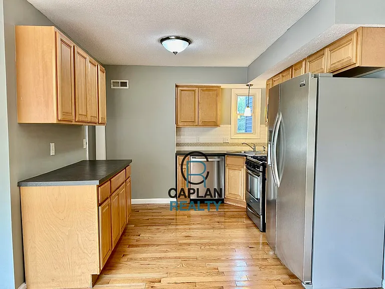 527 East St #1 — Photo 7