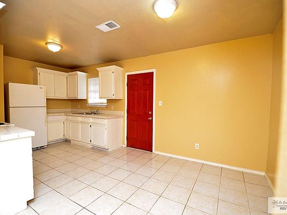 3rd image of 2205 N Minnesota Ave APT B