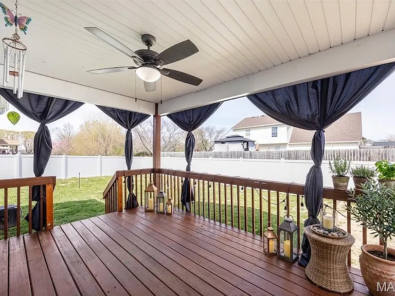 407 Sammy Ln — Photo 35