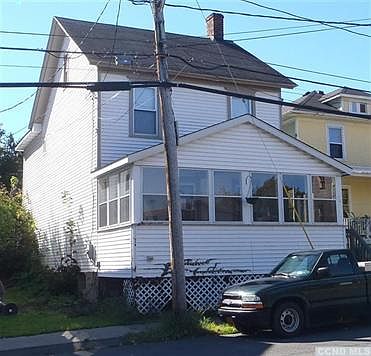 2nd image of 961 Columbia St