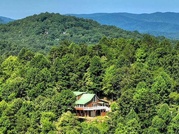 2nd image of 222 Mountain Hideaway Ln