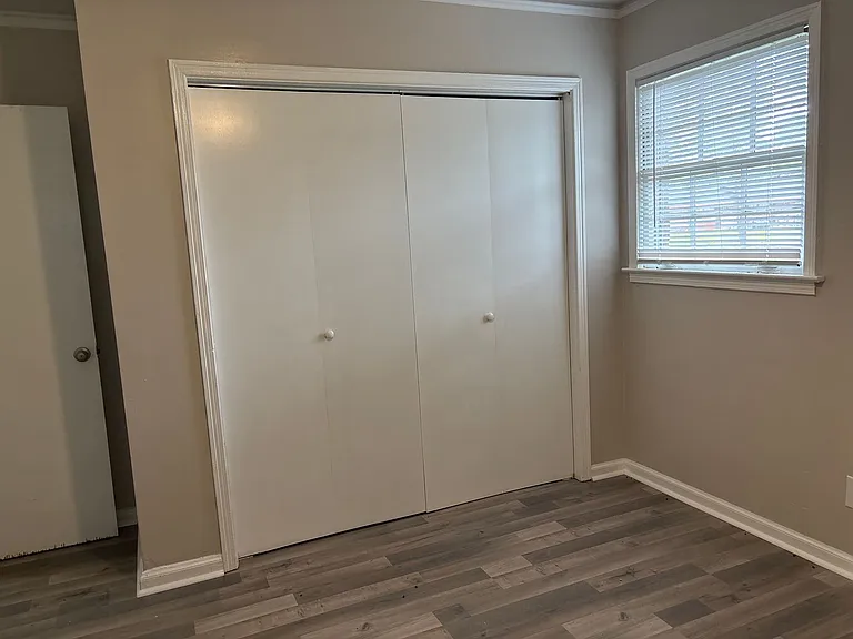 2724 Forsyth Ln — Photo 10