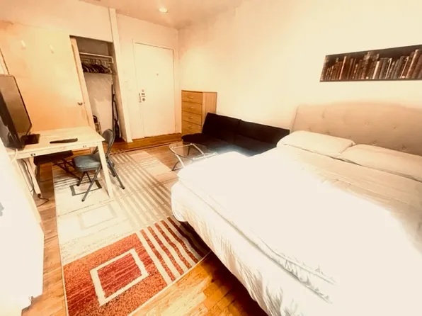 348 East 49th Street image 4 of 10