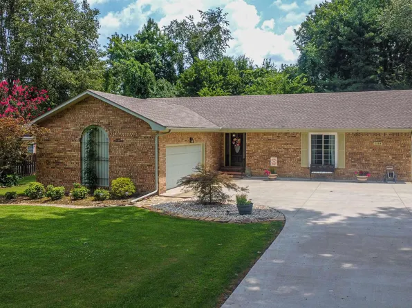 1154 Hedge Ln, Paducah, KY 42001