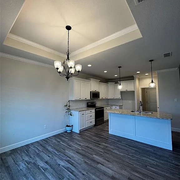 331 Sophia Ln — Photo 6