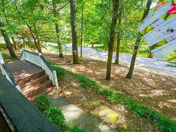 3rd image of 103 Barefield Dr