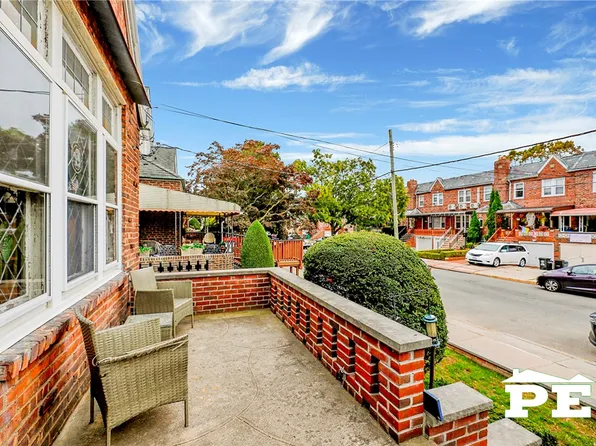 1743 East 33rd Street image 3 of 34