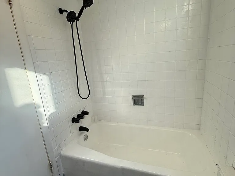 512 Halsey Ave #3 — Photo 7