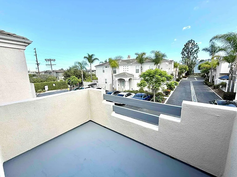 26009 Frampton Ave — Photo 21