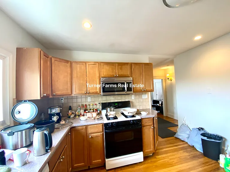 9 Arlington St #3A — Photo 2