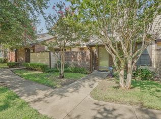 2405 Overland Ln, Arlington, TX 76014