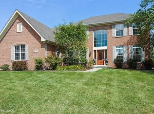 1674 Rolling Hills Dr, Crystal Lake, IL 60014