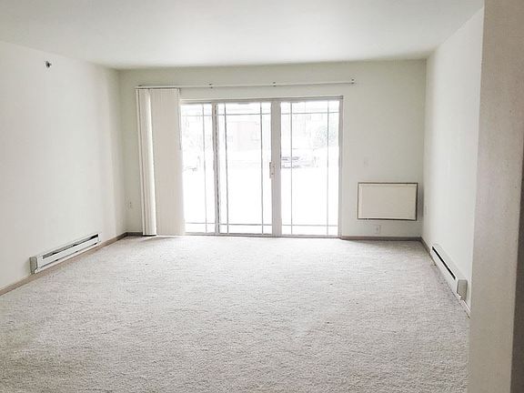 3rd image of 302 Prairie Heights Dr APT 206