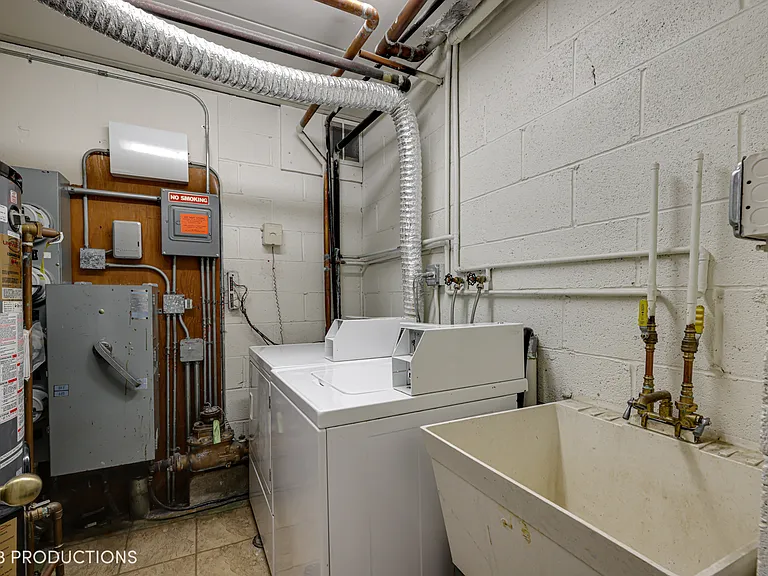 9114 W 140th St #103 — Photo 17