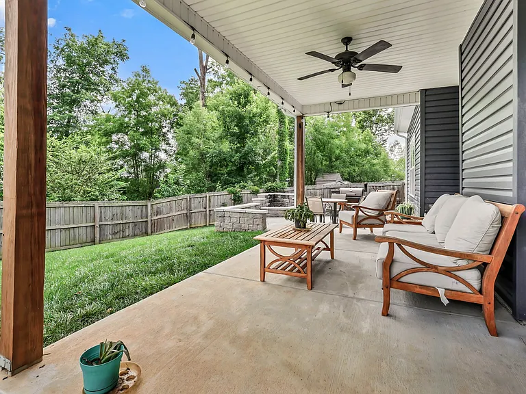 323 Crusaw Dr — Photo 29